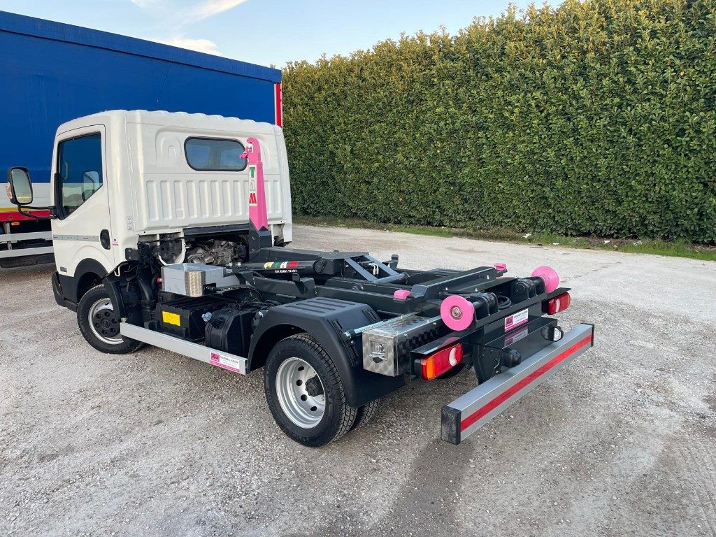 Лизинг на NISSAN NT400 SCARRABILE PATENTE B NISSAN NT400 SCARRABILE PATENTE B: снимка 7 Лизинг на NISSAN NT400 SCARRABILE PATENTE B NISSAN NT400 SCARRABILE PATENTE B: снимка 7