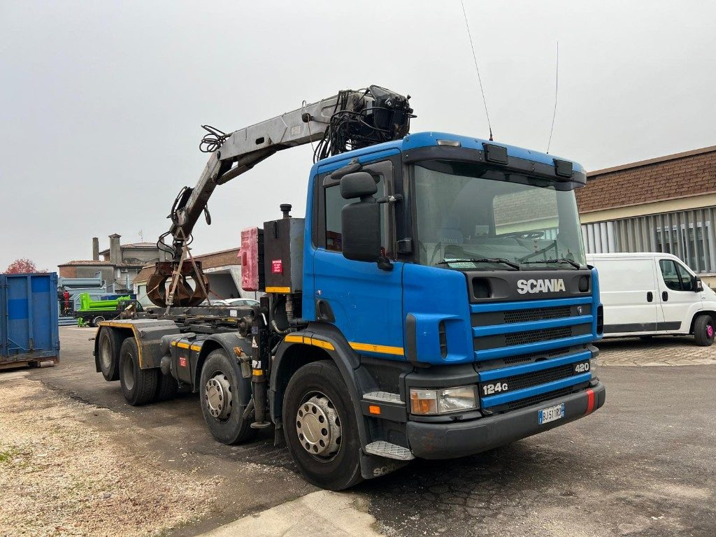 SCANIA 124GB 420 SCARRABILE CON GRU - Мултилифт с кука камион: снимка 3 SCANIA 124GB 420 SCARRABILE CON GRU - Мултилифт с кука камион: снимка 3
