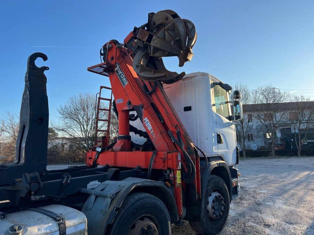 SCANIA CV R124 SCARRABILE CON GRU E POLIPO - Мултилифт с кука камион: снимка 5 SCANIA CV R124 SCARRABILE CON GRU E POLIPO - Мултилифт с кука камион: снимка 5