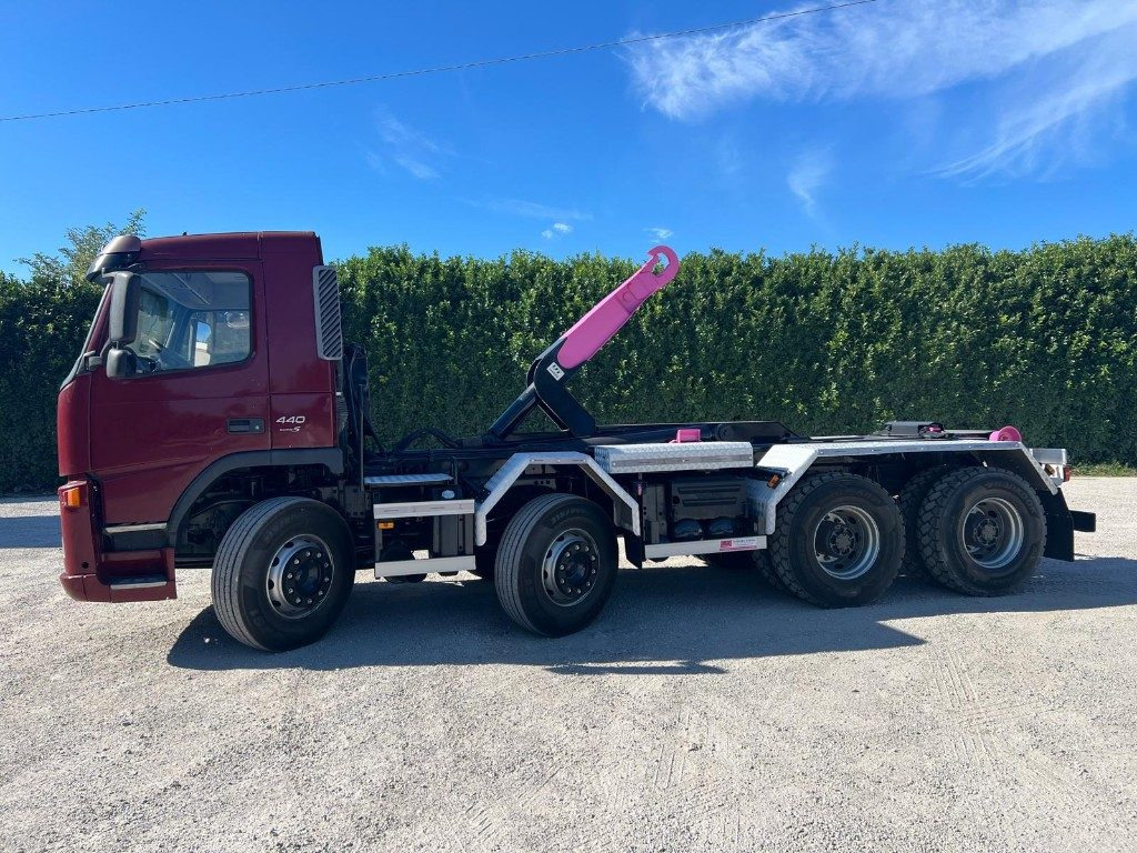 VOLVO FM440 SCARRABILE BALESTRATO - Мултилифт с кука камион: снимка 2 VOLVO FM440 SCARRABILE BALESTRATO - Мултилифт с кука камион: снимка 2