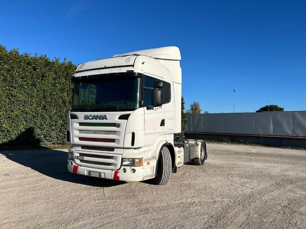 SCANIA R420 TRATTORE - Влекач: снимка 2 SCANIA R420 TRATTORE - Влекач: снимка 2