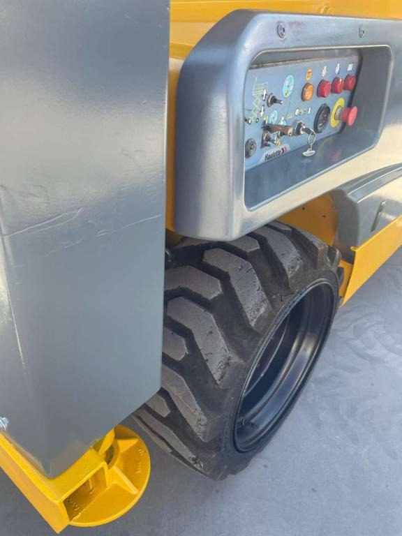 Haulotte COMPACT 12DX - Ножична работна платформа: снимка 5 Haulotte COMPACT 12DX - Ножична работна платформа: снимка 5