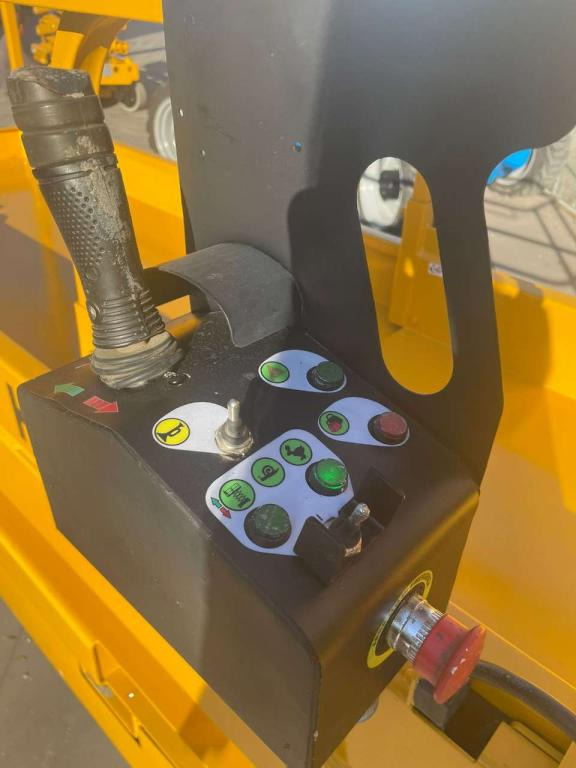 Haulotte COMPACT 8 - Ножична работна платформа: снимка 4 Haulotte COMPACT 8 - Ножична работна платформа: снимка 4