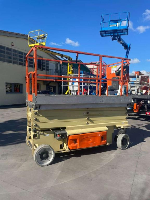 JLG 3246ES - Ножична работна платформа: снимка 3 JLG 3246ES - Ножична работна платформа: снимка 3