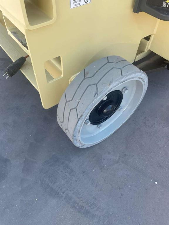 JLG 3246ES - Ножична работна платформа: снимка 4 JLG 3246ES - Ножична работна платформа: снимка 4