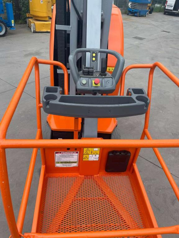 JLG TOUCAN 10E - Вертикална работна платформа: снимка 4 JLG TOUCAN 10E - Вертикална работна платформа: снимка 4