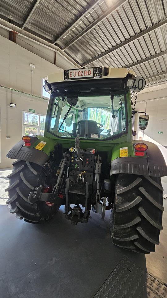 FENDT 211S VARIO - Трактор: снимка 2 FENDT 211S VARIO - Трактор: снимка 2