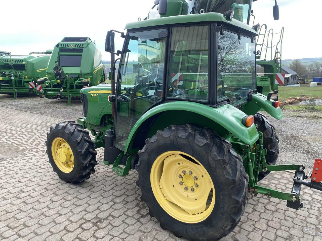 John Deere 5055E - Трактор: снимка 5 John Deere 5055E - Трактор: снимка 5