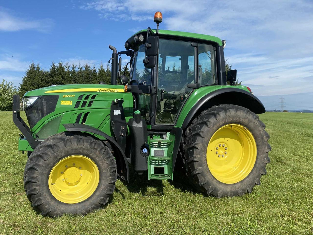 John Deere 6120M - Трактор: снимка 3 John Deere 6120M - Трактор: снимка 3