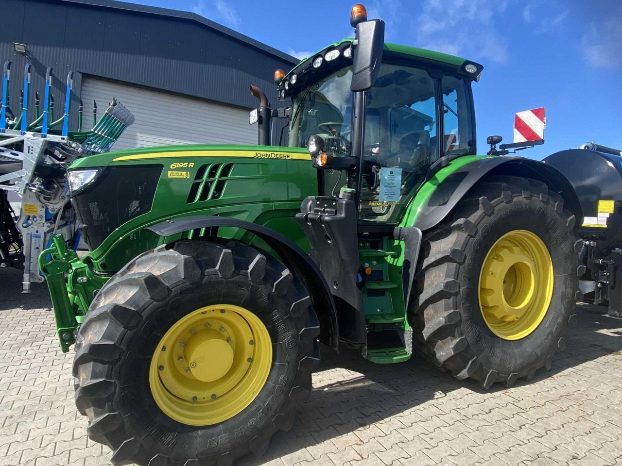 John Deere 6195R - Трактор: снимка 3 John Deere 6195R - Трактор: снимка 3