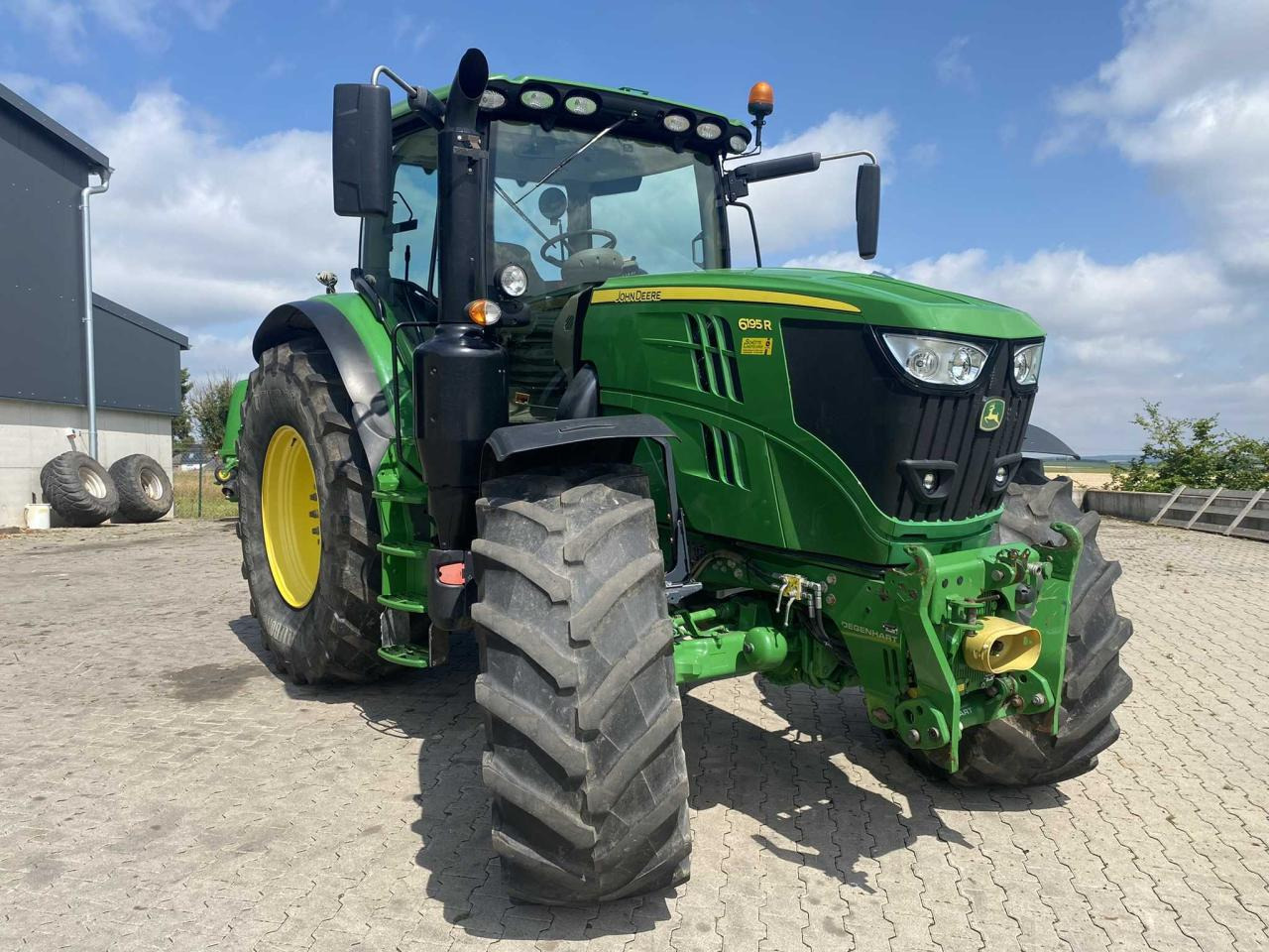 Трактор John Deere 6195R: снимка 7