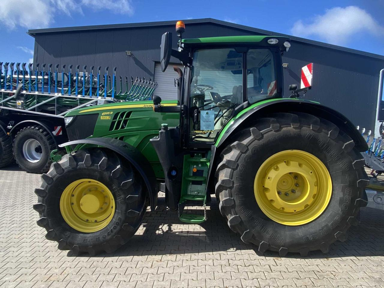 John Deere 6195R - Трактор: снимка 2 John Deere 6195R - Трактор: снимка 2