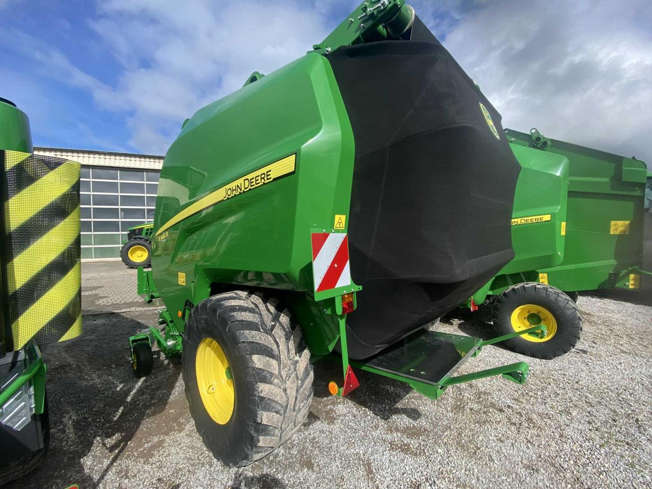 John Deere V461 R - 671 Bunde - Рулонна сламопреса: снимка 4 John Deere V461 R - 671 Bunde - Рулонна сламопреса: снимка 4