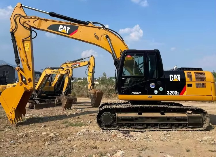 CATERPILLAR Crawler excavator Used excavator cat320 Japan brand Used CAT 320 Excavator Caterpillar 320D Crawler Excavator CAT320 used digger for sale - Верижен багер: снимка 2 CATERPILLAR Crawler excavator Used excavator cat320 Japan brand Used CAT 320 Excavator Caterpillar 320D Crawler Excavator CAT320 used digger for sale - Верижен багер: снимка 2