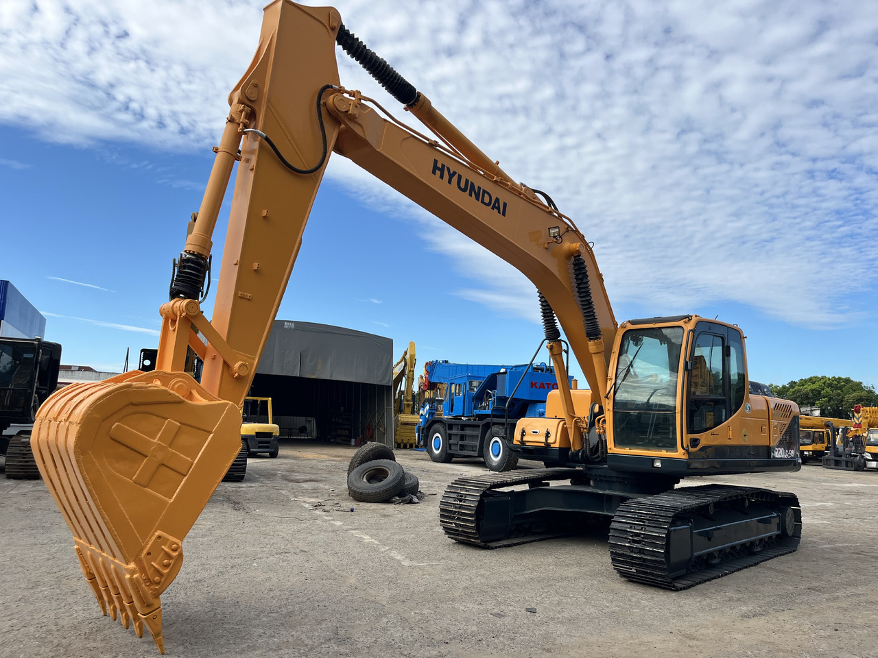 HYUNDAI 220lc-9s - Верижен багер: снимка 3 HYUNDAI 220lc-9s - Верижен багер: снимка 3