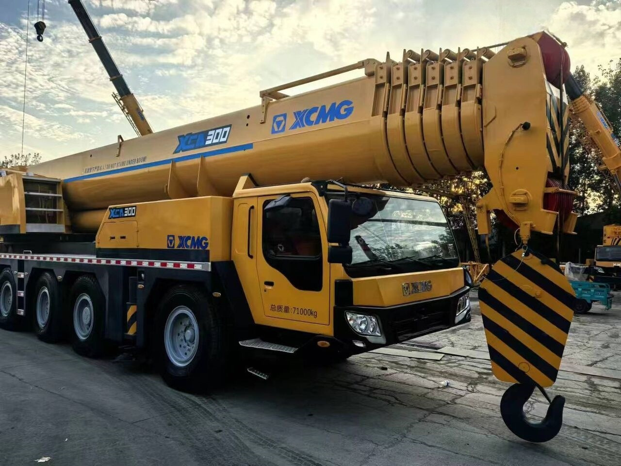 XCMG XCA300 QAY300 QY300K 300Ton Used Mobile Crane - Автокран: снимка 2 XCMG XCA300 QAY300 QY300K 300Ton Used Mobile Crane - Автокран: снимка 2