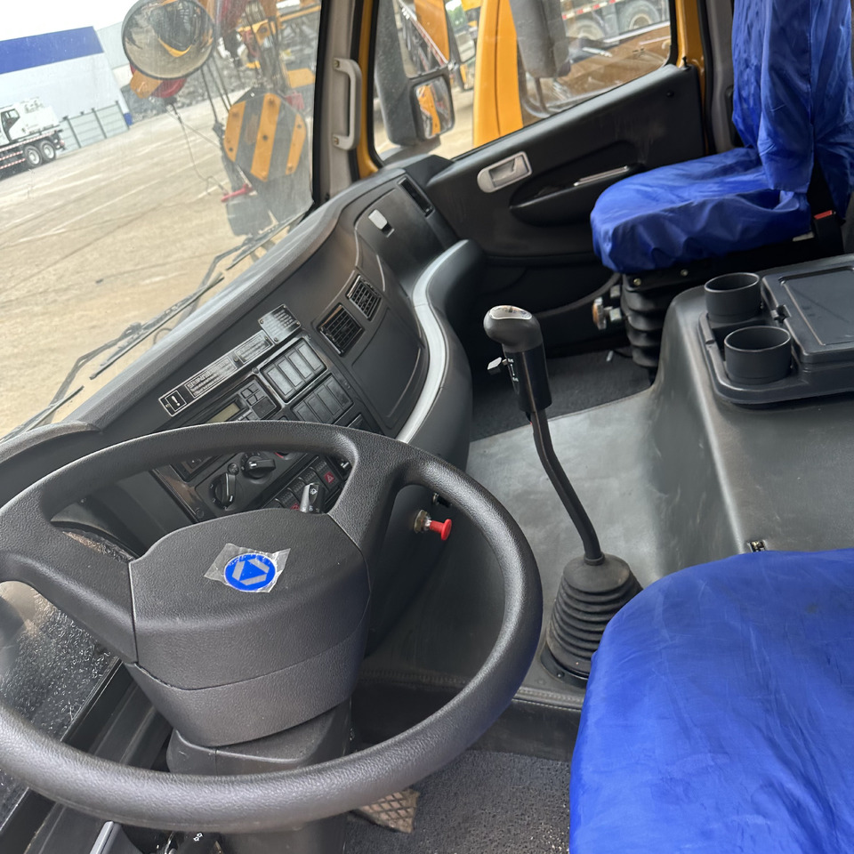 XCMG XCT25L5 QY25K5D QY25K5C QY25K5-I 25ton Used crane - Автокран: снимка 5 XCMG XCT25L5 QY25K5D QY25K5C QY25K5-I 25ton Used crane - Автокран: снимка 5