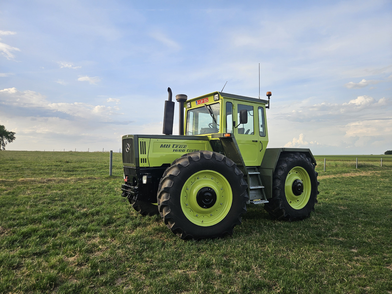 MERCEDES-BENZ MB-TRAC 1600 - Трактор: снимка 1 MERCEDES-BENZ MB-TRAC 1600 - Трактор: снимка 1