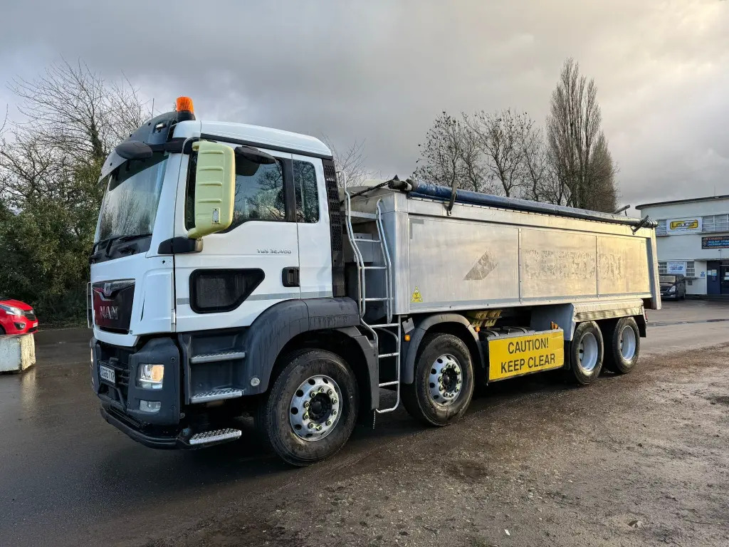 MAN TGS 32.400 Tipper 8x4 - RHD - Самосвал камион: снимка 2 MAN TGS 32.400 Tipper 8x4 - RHD - Самосвал камион: снимка 2