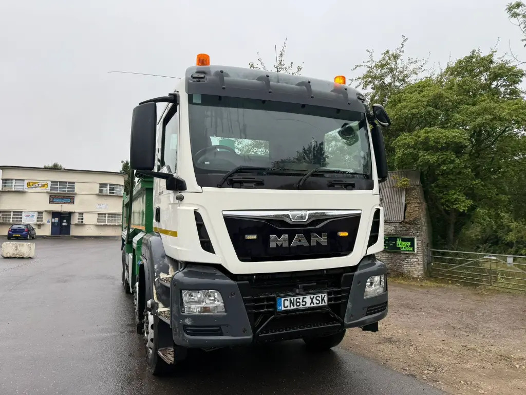 MAN TGS 35.400 8x4 Tipper (XSK) - Самосвал камион: снимка 2 MAN TGS 35.400 8x4 Tipper (XSK) - Самосвал камион: снимка 2