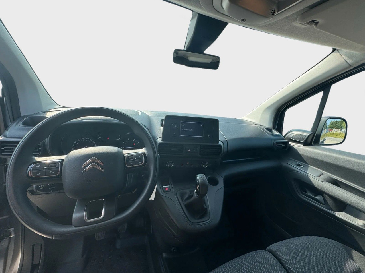 Лизинг на  Citroën Berlingo Kasten Club | Klima, 3 Sitzer, Durchlad Citroën Berlingo Kasten Club | Klima, 3 Sitzer, Durchlad: снимка 8