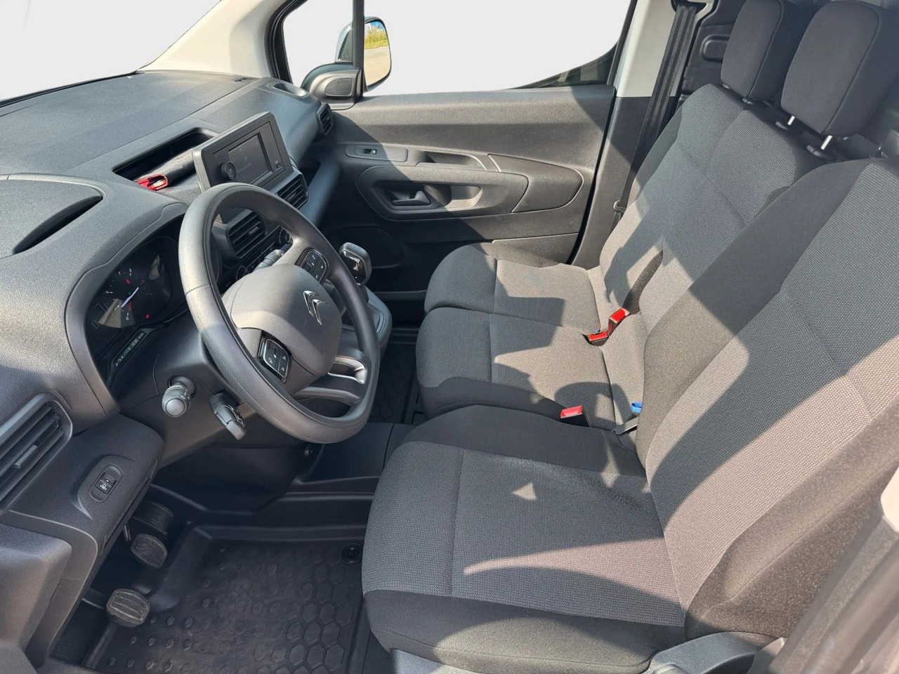 Лизинг на  Citroën Berlingo Kasten Club | Klima, 3 Sitzer, Durchlad Citroën Berlingo Kasten Club | Klima, 3 Sitzer, Durchlad: снимка 7