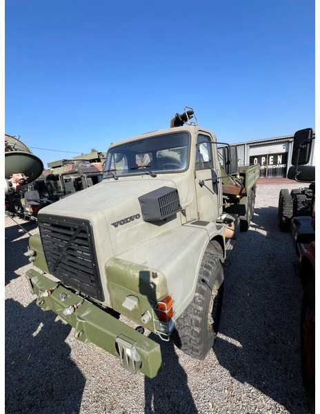 Volvo N 10 6X6 - FASSI 8TM CRANE (4x in stock) - Камион, Камион с кран: снимка 3 Volvo N 10 6X6 - FASSI 8TM CRANE (4x in stock) - Камион, Камион с кран: снимка 3