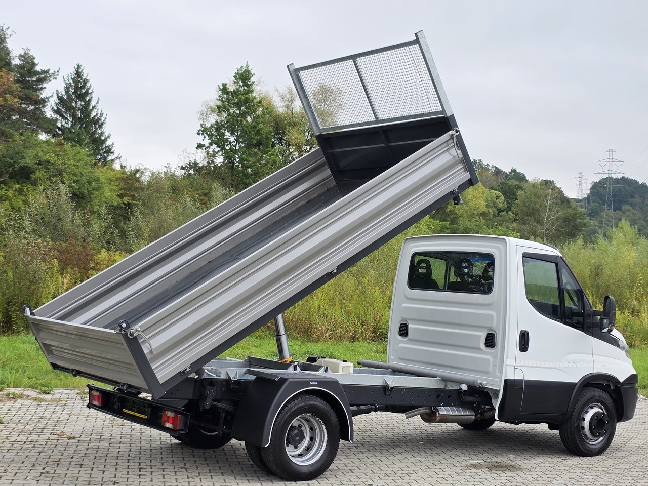 IVECO Daily 70c-17 Wywrotka 3.80 M ! Kiper 3-Stronny ! Klima ! 3.0 HPI * 170 Hp ! Super Stan ! Z Włoch ! - Бус самосвал: снимка 5 IVECO Daily 70c-17 Wywrotka 3.80 M ! Kiper 3-Stronny ! Klima ! 3.0 HPI * 170 Hp ! Super Stan ! Z Włoch ! - Бус самосвал: снимка 5