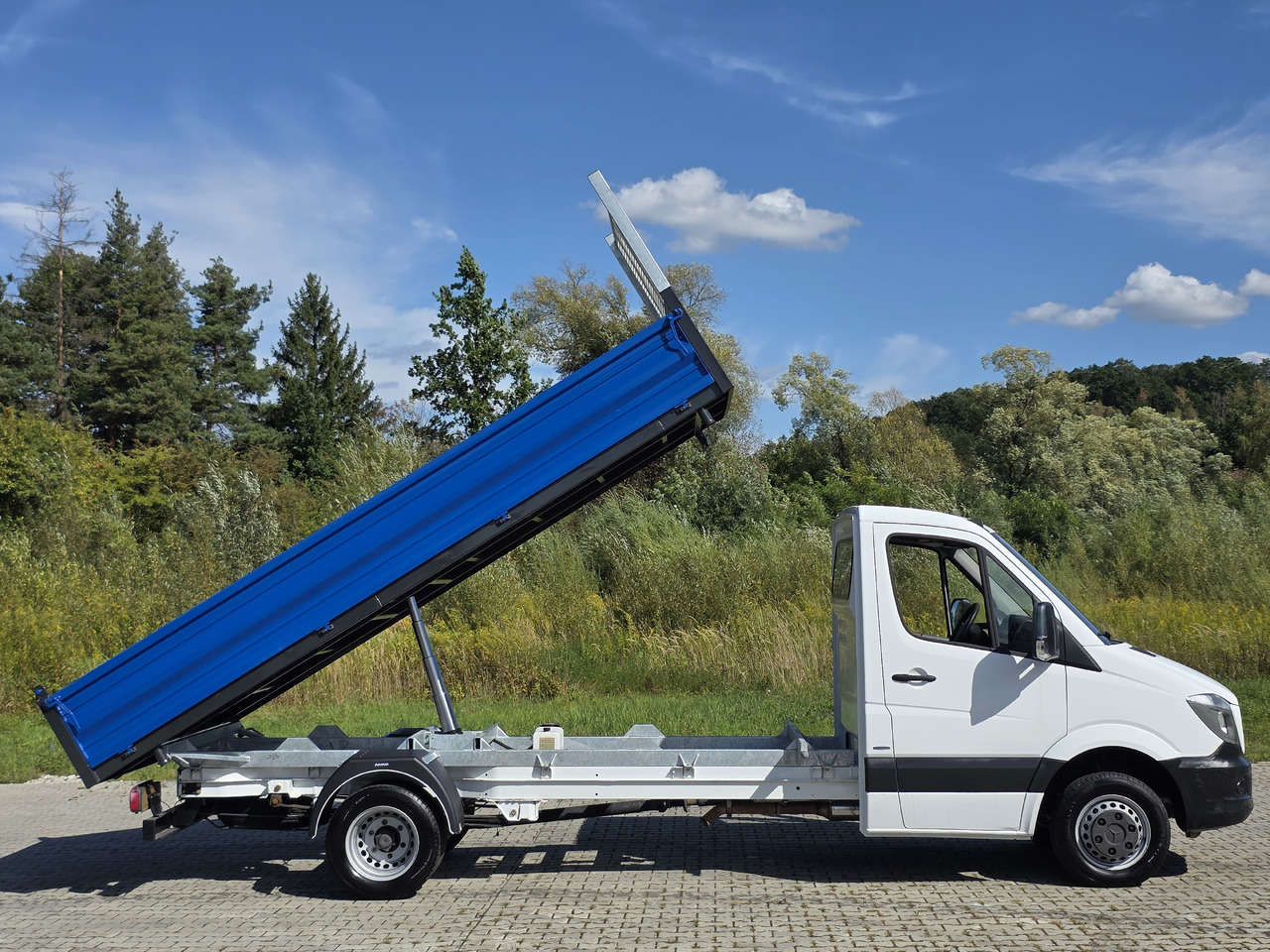MERCEDES-BENZ Sprinter 419 CDI Wywrotka 4.50 M ! Kiper 3-Stronny ! Klima ! 3.0 CDI * 190 Km ! - Бус самосвал: снимка 3 MERCEDES-BENZ Sprinter 419 CDI Wywrotka 4.50 M ! Kiper 3-Stronny ! Klima ! 3.0 CDI * 190 Km ! - Бус самосвал: снимка 3