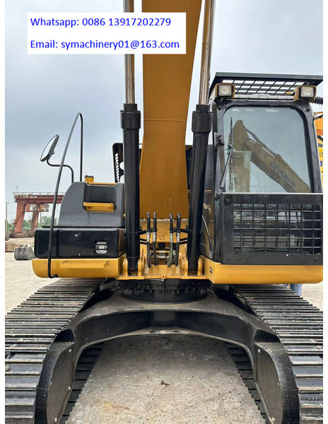 Верижен багер Caterpillar 320D2: снимка 9