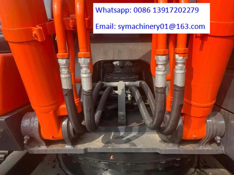 Hitachi ZX200 - Верижен багер: снимка 5 Hitachi ZX200 - Верижен багер: снимка 5