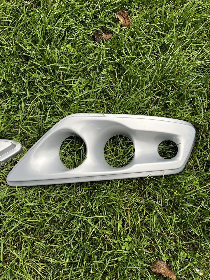 Mercedes-Benz Osłona lamp przód Mercedes Intouro do autobusu Mercedes Intouro - Каросерия и екстериор за Автобус: снимка 2 Mercedes-Benz Osłona lamp przód Mercedes Intouro do autobusu Mercedes Intouro - Каросерия и екстериор за Автобус: снимка 2