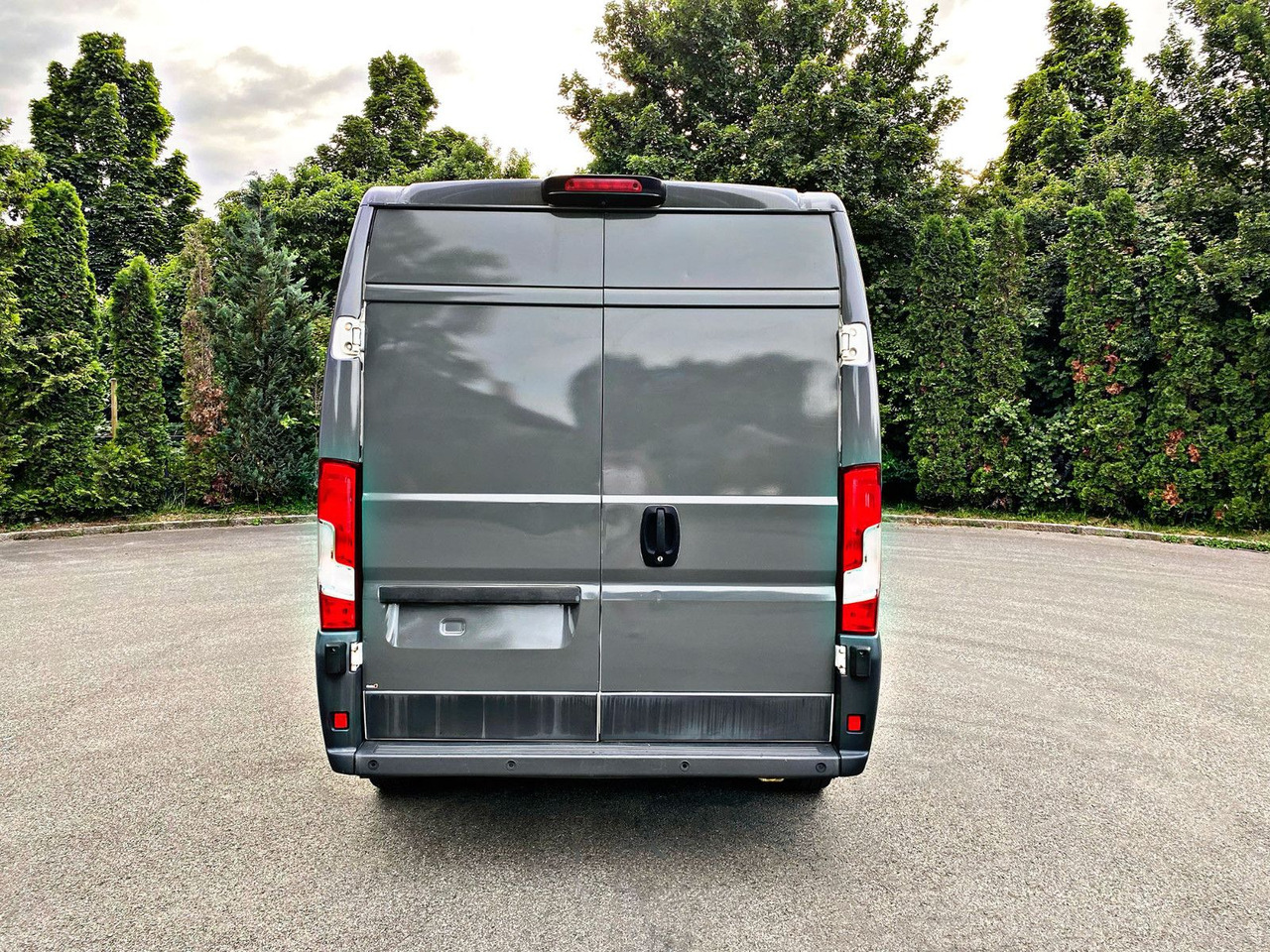 Peugeot Boxer Kasten Hoch 335 L3H2Pro|5Sitzer|Kamera|19% - Товарен бус, Бус с двойна кабина: снимка 4 Peugeot Boxer Kasten Hoch 335 L3H2Pro|5Sitzer|Kamera|19% - Товарен бус, Бус с двойна кабина: снимка 4