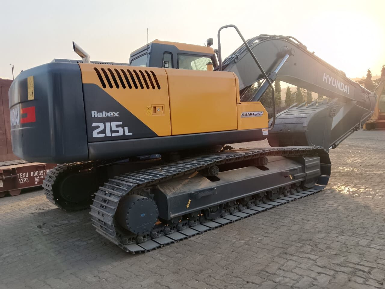 New Hyundai R215L tracked excavator - Верижен багер: снимка 1 New Hyundai R215L tracked excavator - Верижен багер: снимка 1