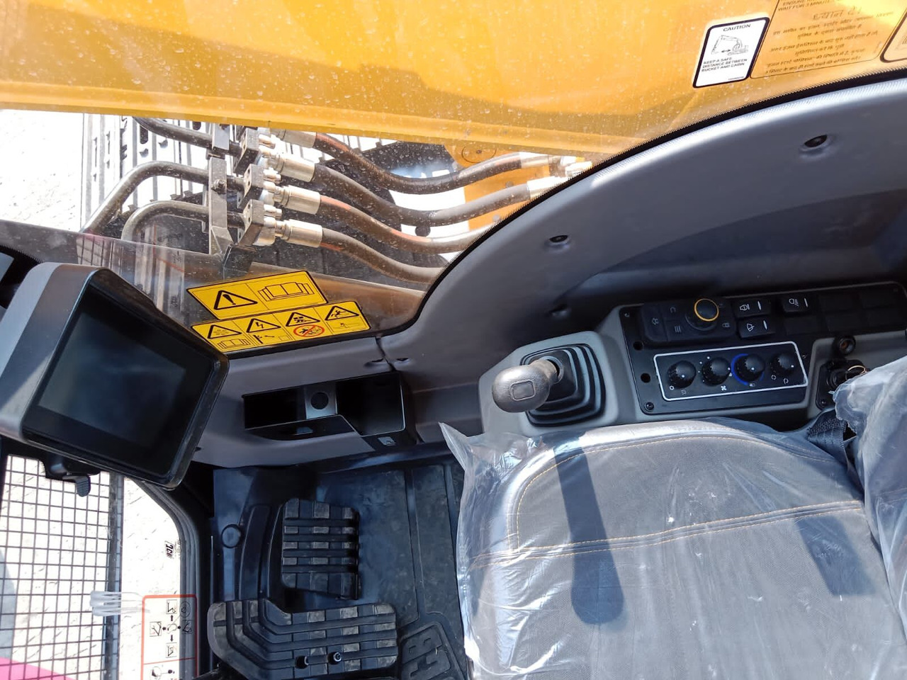 New JCB JS 200 tracked excavator - Верижен багер: снимка 5 New JCB JS 200 tracked excavator - Верижен багер: снимка 5