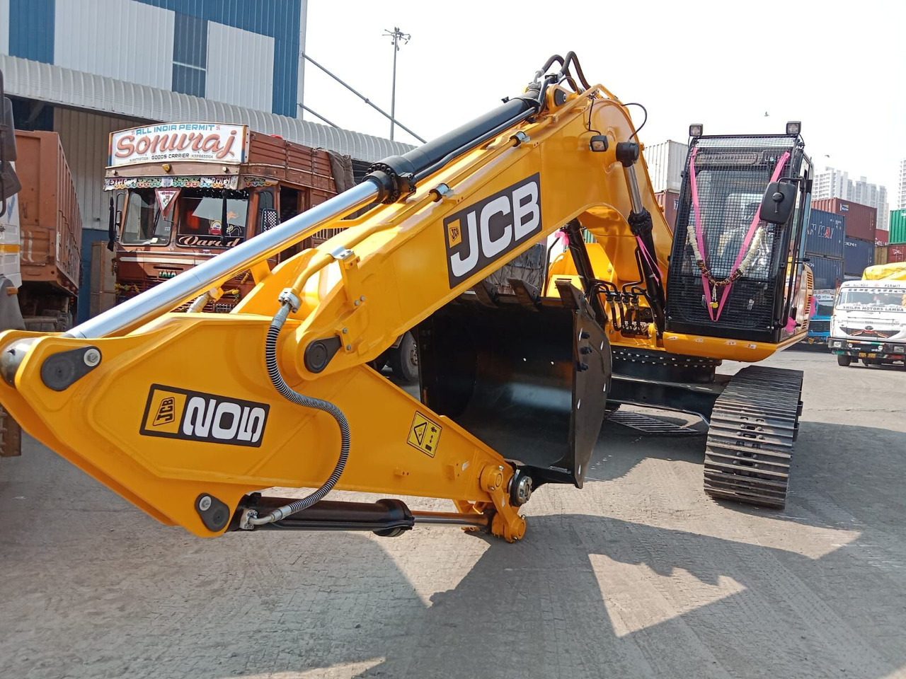 New JCB JS 200 tracked excavator - Верижен багер: снимка 1 New JCB JS 200 tracked excavator - Верижен багер: снимка 1