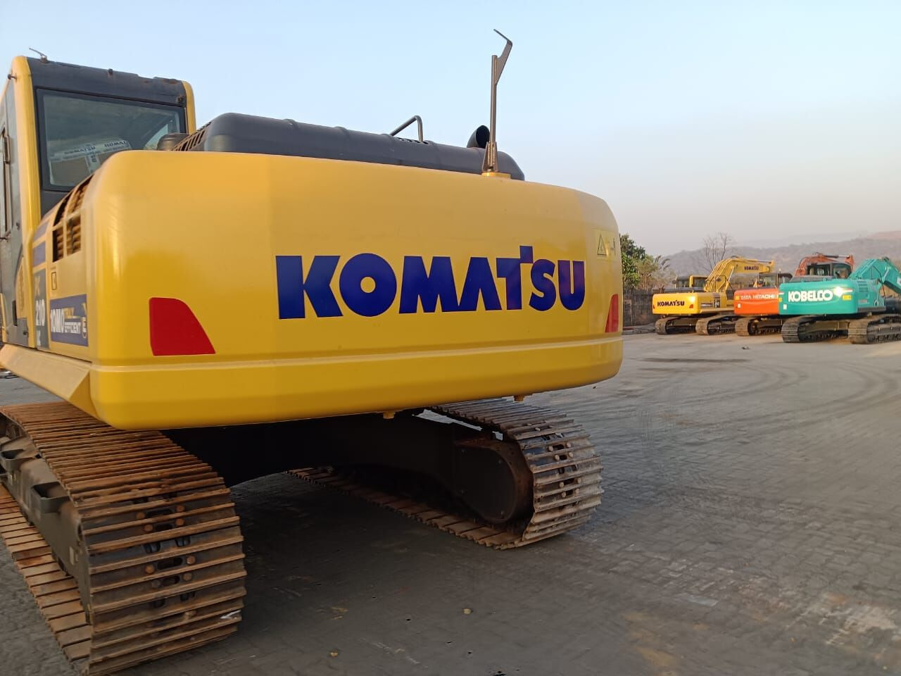 New Komatsu PC210 tracked excavator - Верижен багер: снимка 3 New Komatsu PC210 tracked excavator - Верижен багер: снимка 3