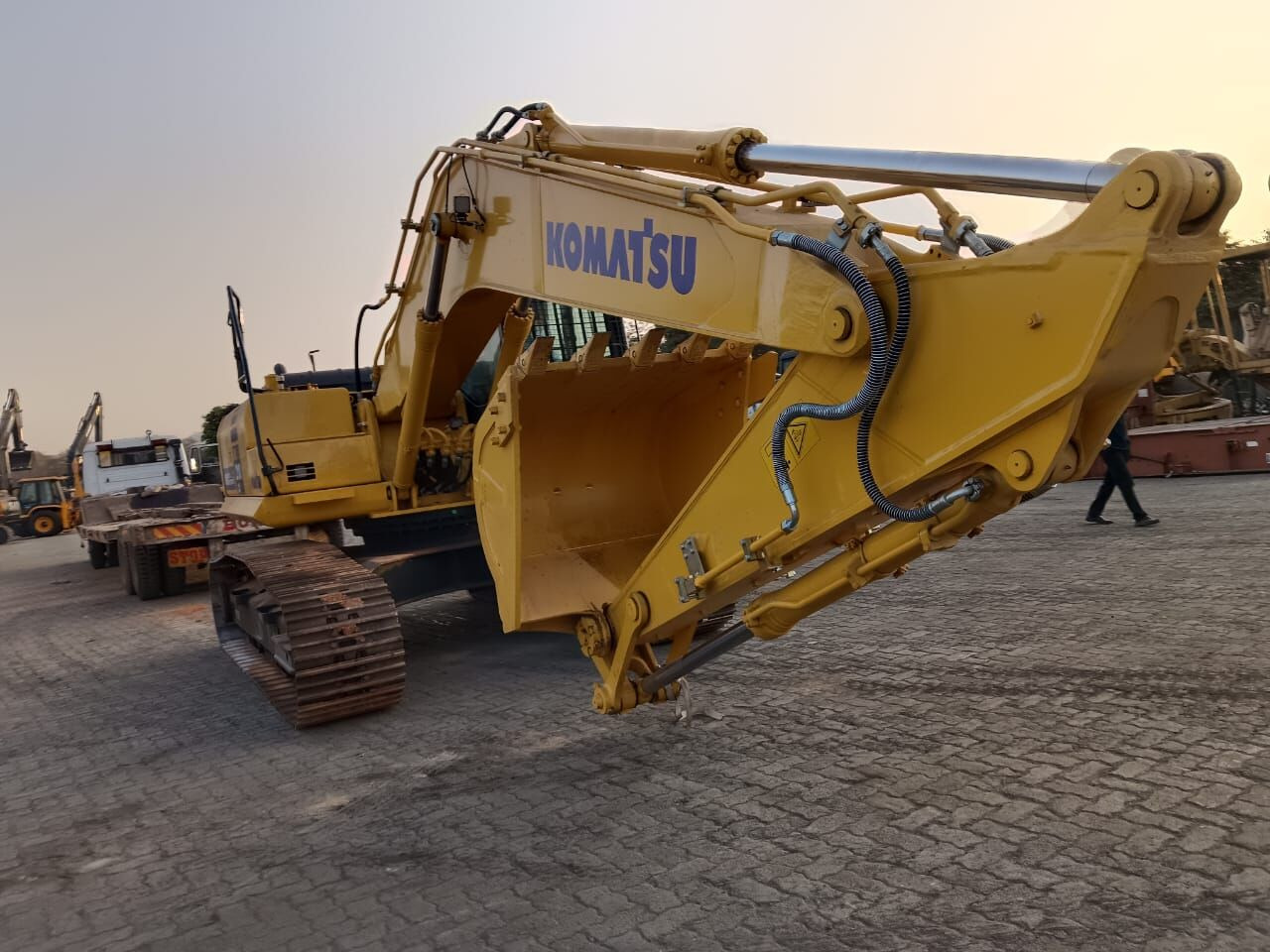 New Komatsu PC210 tracked excavator - Верижен багер: снимка 4 New Komatsu PC210 tracked excavator - Верижен багер: снимка 4