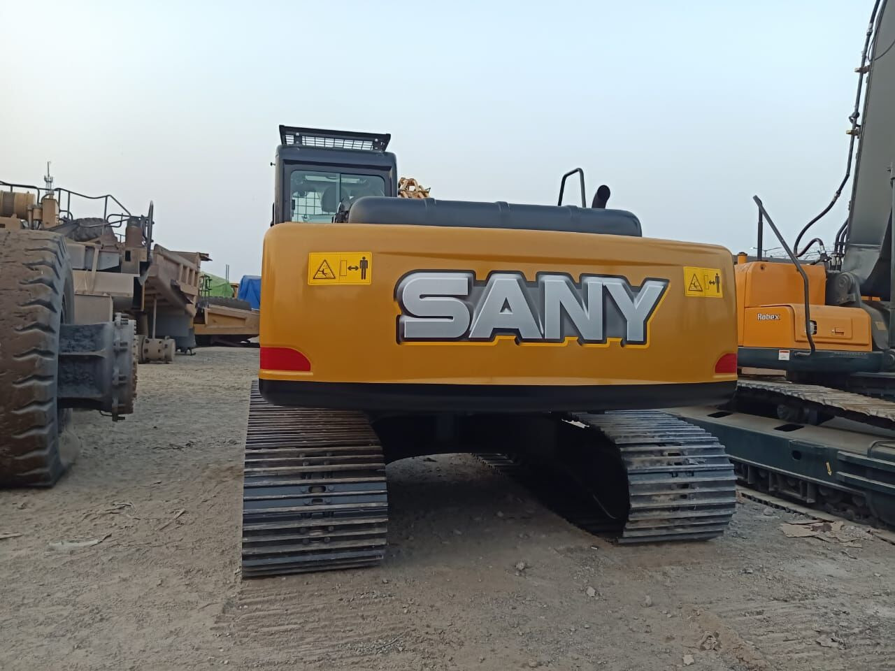 New Sany SY 215 MITSUBISHI ENGINE tracked excavator - Верижен багер: снимка 2 New Sany SY 215 MITSUBISHI ENGINE tracked excavator - Верижен багер: снимка 2