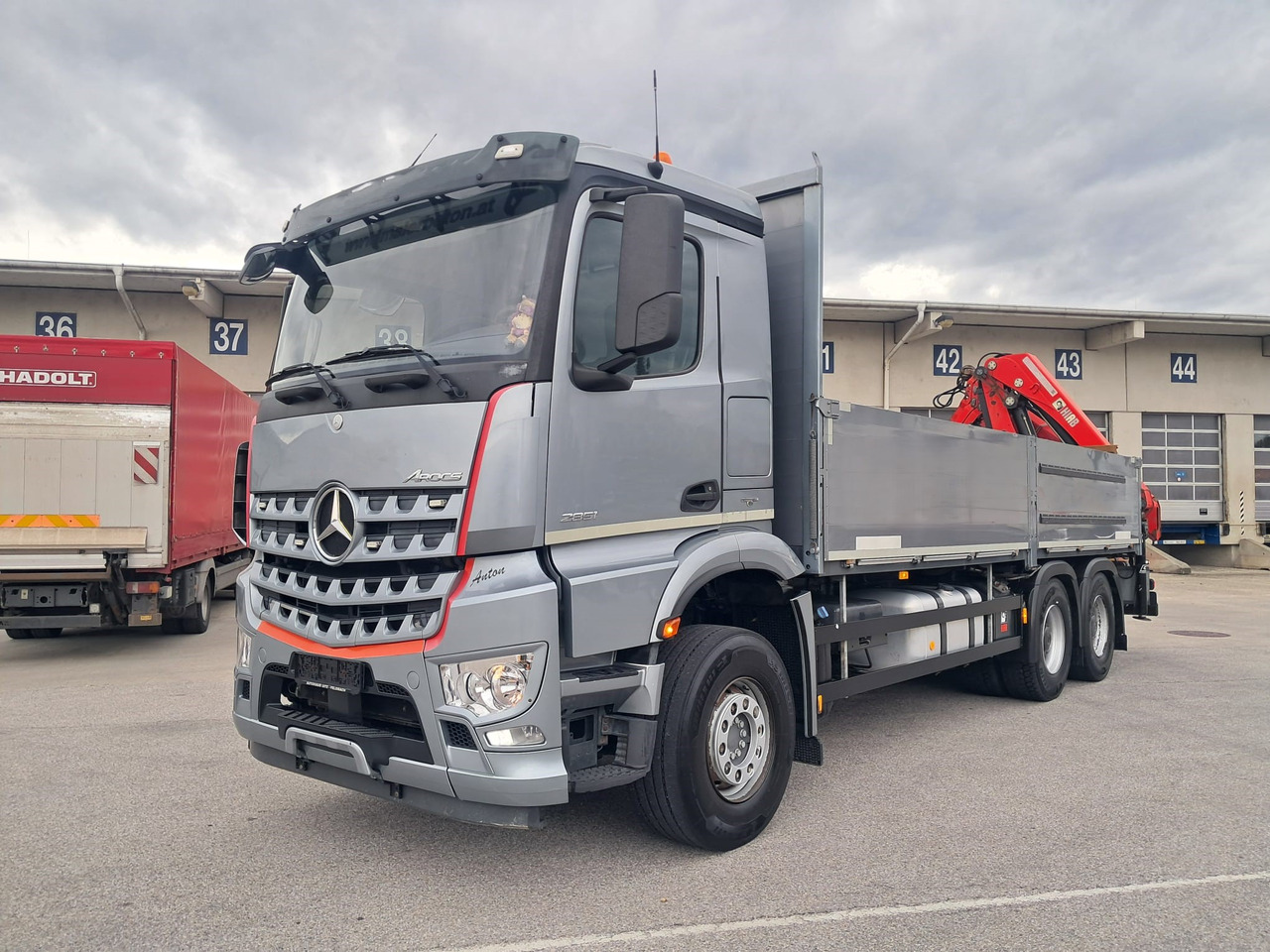 MERCEDES-BENZ AROCS 28.51 | 6x4| Retarder |Kran |Klima | Euro 6 - Бордови камион, Камион с кран: снимка 1 MERCEDES-BENZ AROCS 28.51 | 6x4| Retarder |Kran |Klima | Euro 6 - Бордови камион, Камион с кран: снимка 1