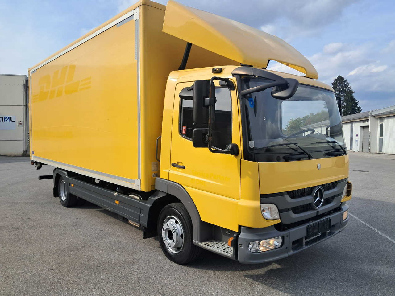 MERCEDES-BENZ ATEGO 8 16 Koffer mit LBW | Schalter | EZ 2013 - Камион фургон: снимка 2 MERCEDES-BENZ ATEGO 8 16 Koffer mit LBW | Schalter | EZ 2013 - Камион фургон: снимка 2