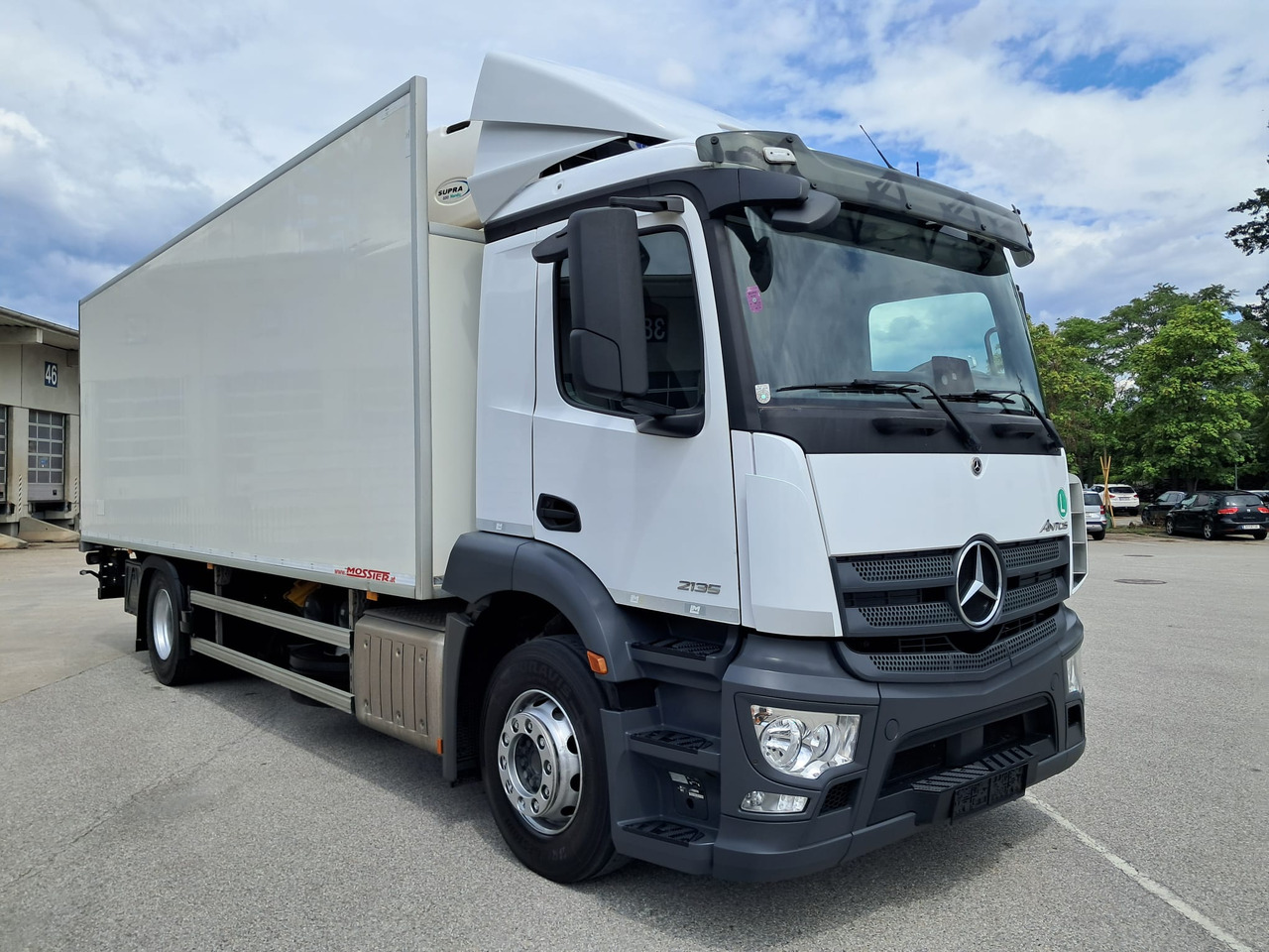 MERCEDES-BENZ Antos 2135 Kühlkoffer | Supra 850 | Standheizung - Рефрижератор камион: снимка 2 MERCEDES-BENZ Antos 2135 Kühlkoffer | Supra 850 | Standheizung - Рефрижератор камион: снимка 2