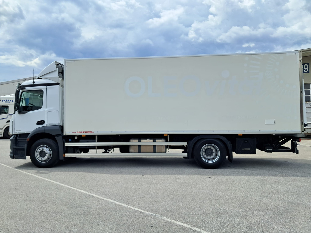 MERCEDES-BENZ Antos 2135 Kühlkoffer | Supra 850 | Standheizung - Рефрижератор камион: снимка 4 MERCEDES-BENZ Antos 2135 Kühlkoffer | Supra 850 | Standheizung - Рефрижератор камион: снимка 4