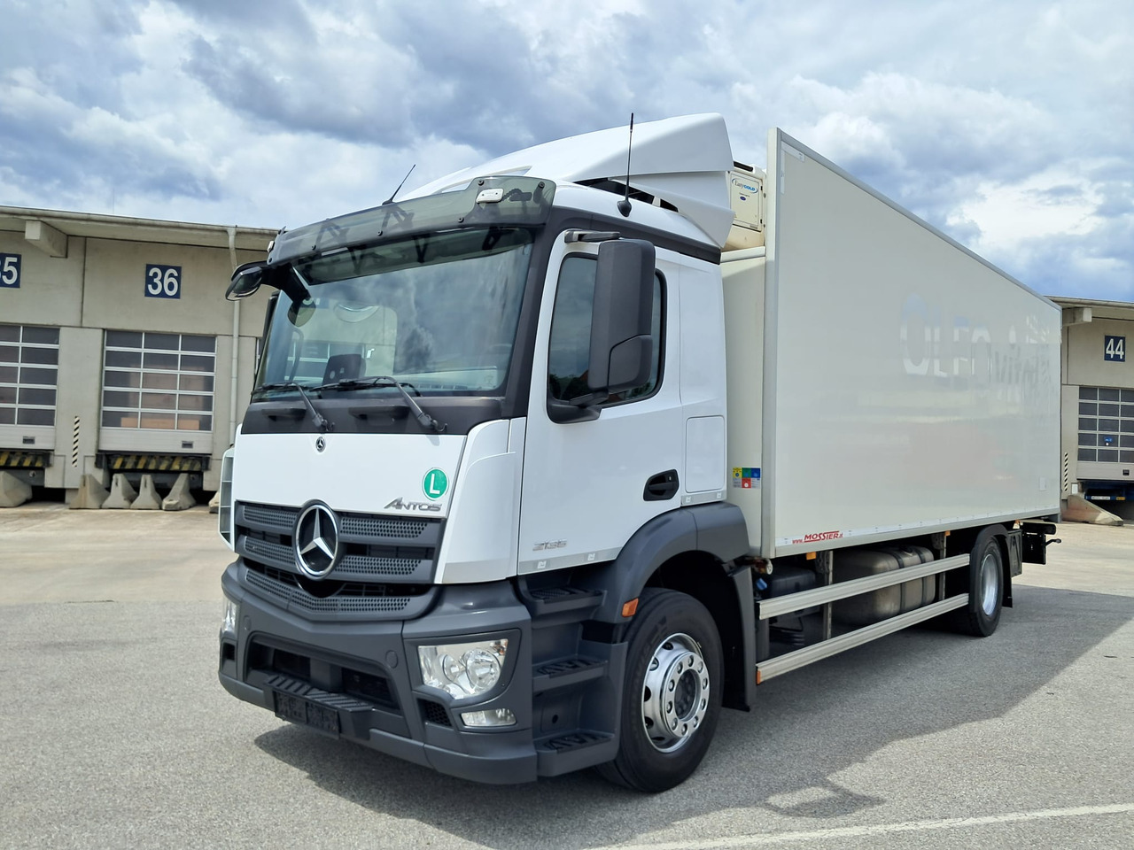 MERCEDES-BENZ Antos 2135 Kühlkoffer | Supra 850 | Standheizung - Рефрижератор камион: снимка 1 MERCEDES-BENZ Antos 2135 Kühlkoffer | Supra 850 | Standheizung - Рефрижератор камион: снимка 1