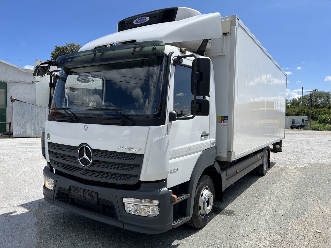 MERCEDES-BENZ Mercedes-Benz Atego 1221 Kühlkoffer mit LBW | EZ 2016 | | Klima | Tempomat | Diff. Hinterachse - Рефрижератор камион: снимка 1 MERCEDES-BENZ Mercedes-Benz Atego 1221 Kühlkoffer mit LBW | EZ 2016 | | Klima | Tempomat | Diff. Hinterachse - Рефрижератор камион: снимка 1