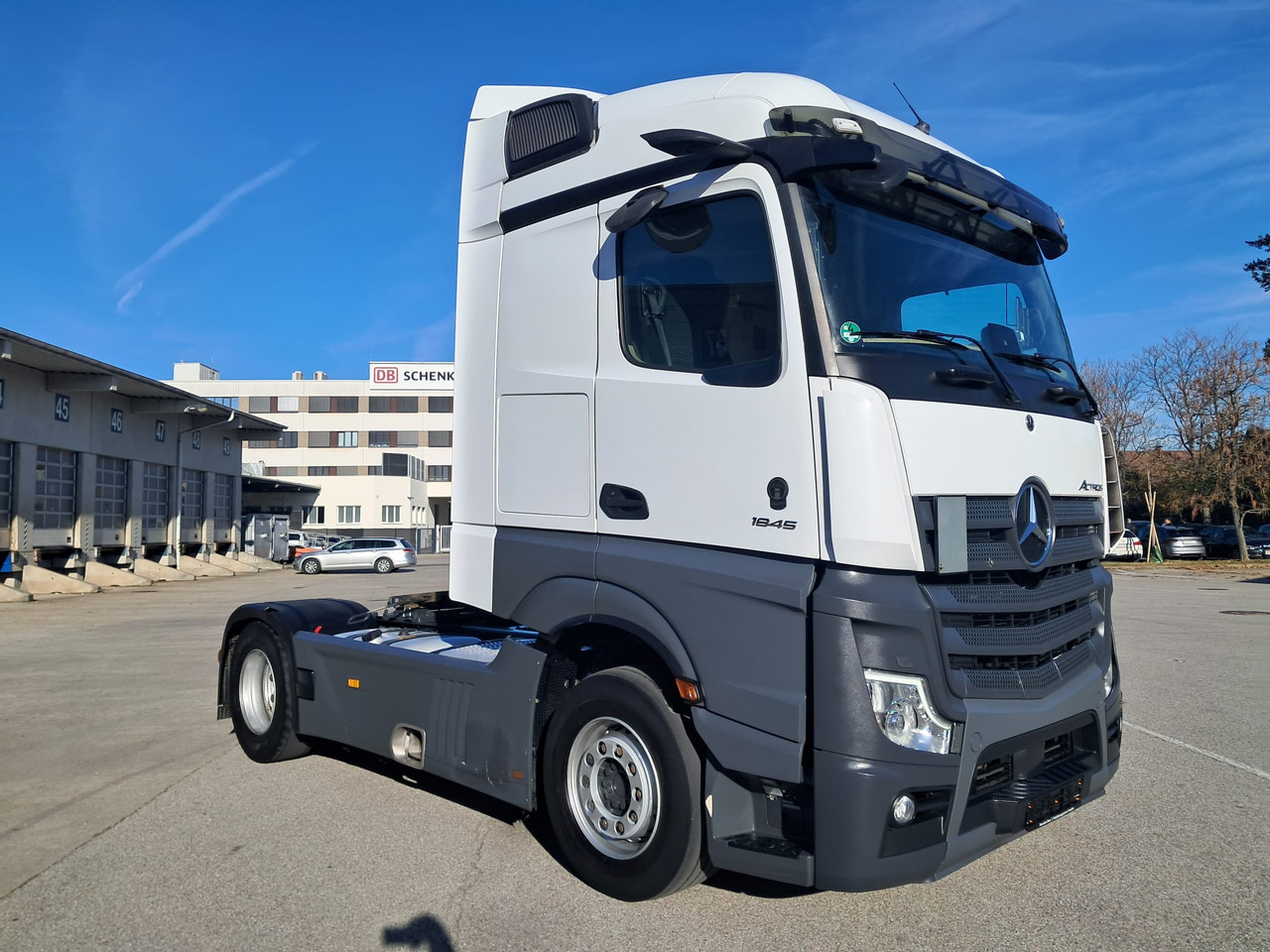 MERCEDES-BENZ Actros 18 45 | Retarder | Standklima | 4 Stück MP5 - Влекач: снимка 2 MERCEDES-BENZ Actros 18 45 | Retarder | Standklima | 4 Stück MP5 - Влекач: снимка 2