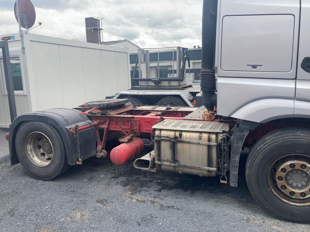 Mercedes-Benz Actros 1851 TÜV NEU TOP ZUSTAND - Влекач: снимка 4 Mercedes-Benz Actros 1851 TÜV NEU TOP ZUSTAND - Влекач: снимка 4
