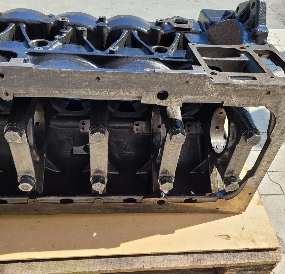 BLOK MAN TGX TGS EURO5 NOWY ORYGINAŁ 51.01101-3401 - Цилиндров блок за Камион: снимка 4 BLOK MAN TGX TGS EURO5 NOWY ORYGINAŁ 51.01101-3401 - Цилиндров блок за Камион: снимка 4