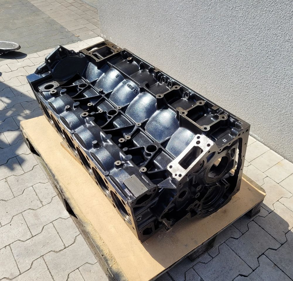 BLOK MAN TGX TGS EURO5 NOWY ORYGINAŁ 51.01101-3401 - Двигател за Камион: снимка 3 BLOK MAN TGX TGS EURO5 NOWY ORYGINAŁ 51.01101-3401 - Двигател за Камион: снимка 3