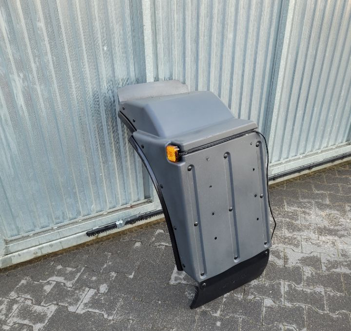 BLOTNIK MAN TGM LH NOWY ORYGINAL 81.61210.0541/0547 - Калник за Камион: снимка 1 BLOTNIK MAN TGM LH NOWY ORYGINAL 81.61210.0541/0547 - Калник за Камион: снимка 1